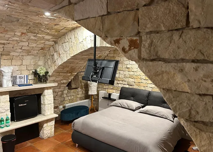 Vecchia R Pensión Bari