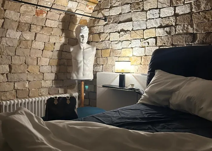 Vecchia R Pensión Bari